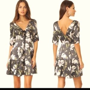 Cinq a Sept "Andres" 2 piece set,new 6, silk